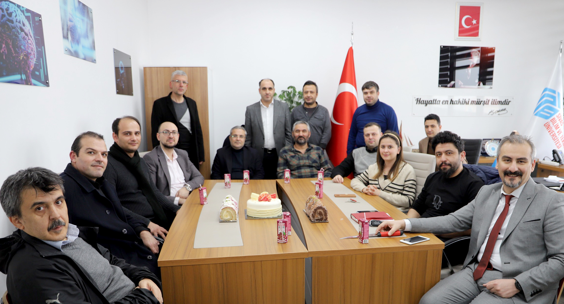 Fakülte Dekanımız tarafından akademik unvan alan hocalarımız ve çeşitli pozisyonlara atanan hocalarımız tebrik edildi